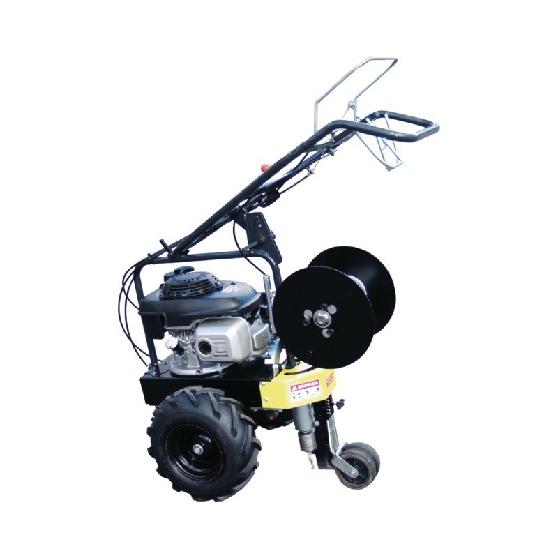 ENFOUISSEUSE DE CABLE PERIMETRIQUE DE ROBOT DE TONTE EQUIPEE OSVAN