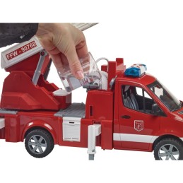 CAMION DE POMPIER MERCEDES-BENZ A ECHELLE ET FONCTION ARROSAGE