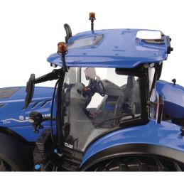 TRACTEUR NEW HOLLAND T7.300 AU 1/32EME UNIVERSAL HOBBIES - Universal Hobbies