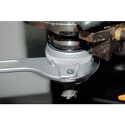 Clé à ergot articulée pour écrous à encoches latérales - 3641