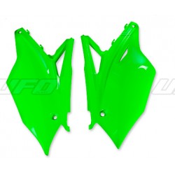 PLAQUE LAT. UFOKX450F 16-17 VERT FLUO
